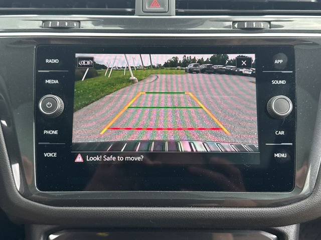 Used 2022 Volkswagen Tiguan SE AWD/4WD image 30