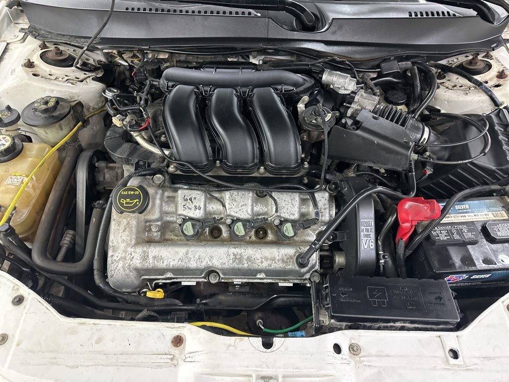 Used 2004 Ford Taurus SES image 17