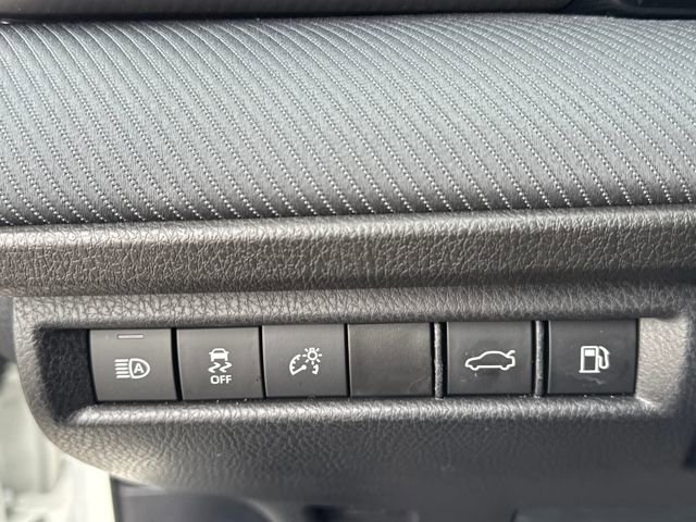 Used 2025 Toyota Camry SE w/ Convenience Package image 25