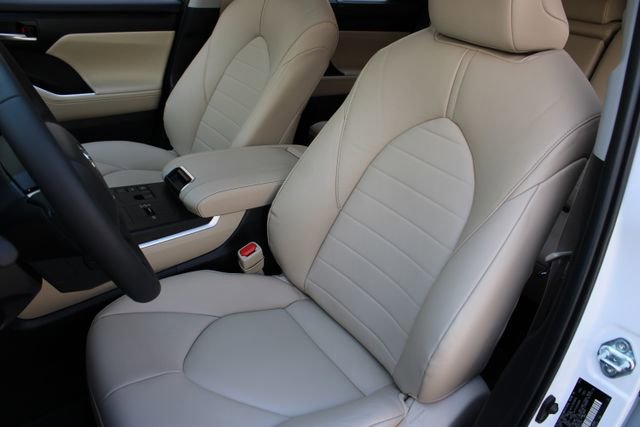 Used 2023 Toyota Highlander XLE image 10