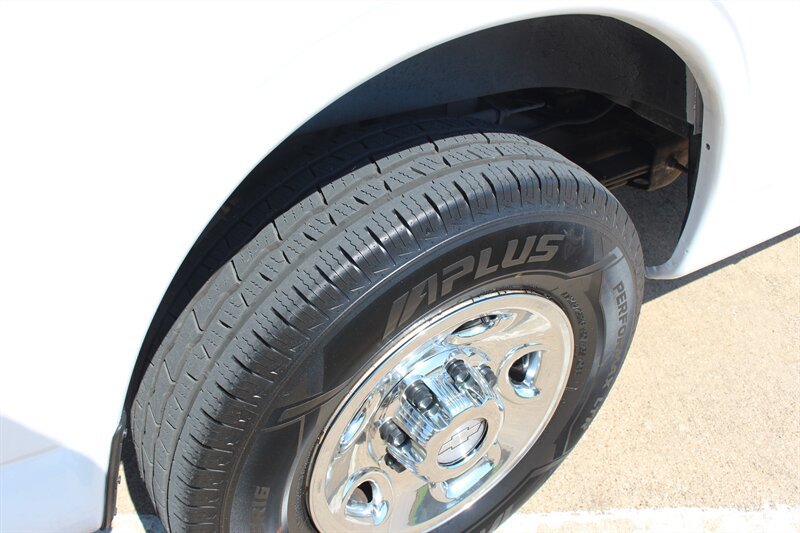 Used 2020 Chevrolet Express 3500 LT w/ LT Preferred Equipment Group RWD image 31