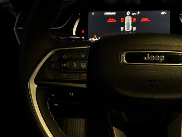 Certified 2025 Jeep Grand Cherokee Limited w/ Luxury Tech Group II image 38