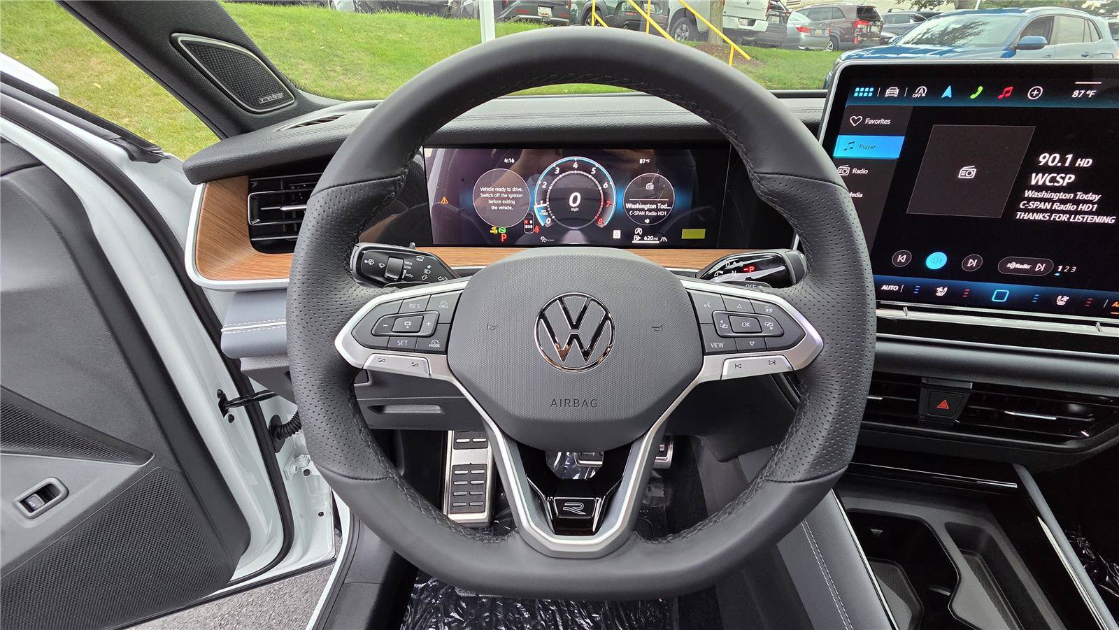New 2026 Volkswagen Tiguan SEL R-Line AWD/4WD image 17