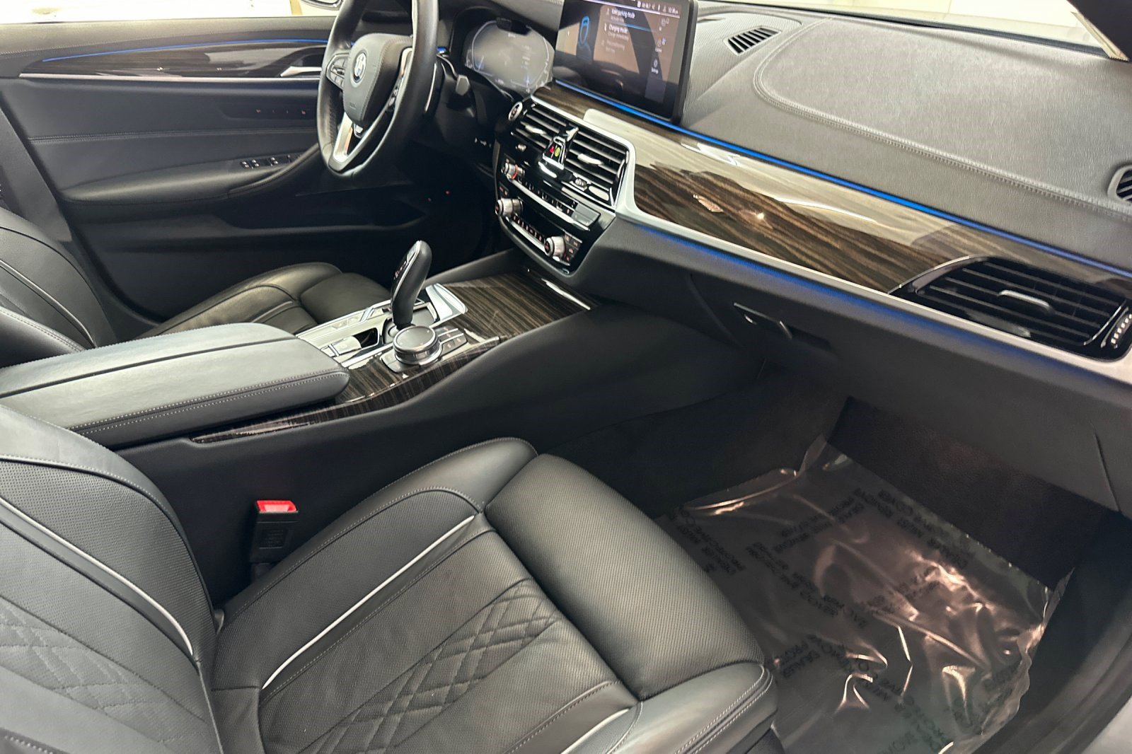 Used 2023 BMW 530e w/ Executive Package RWD image 33