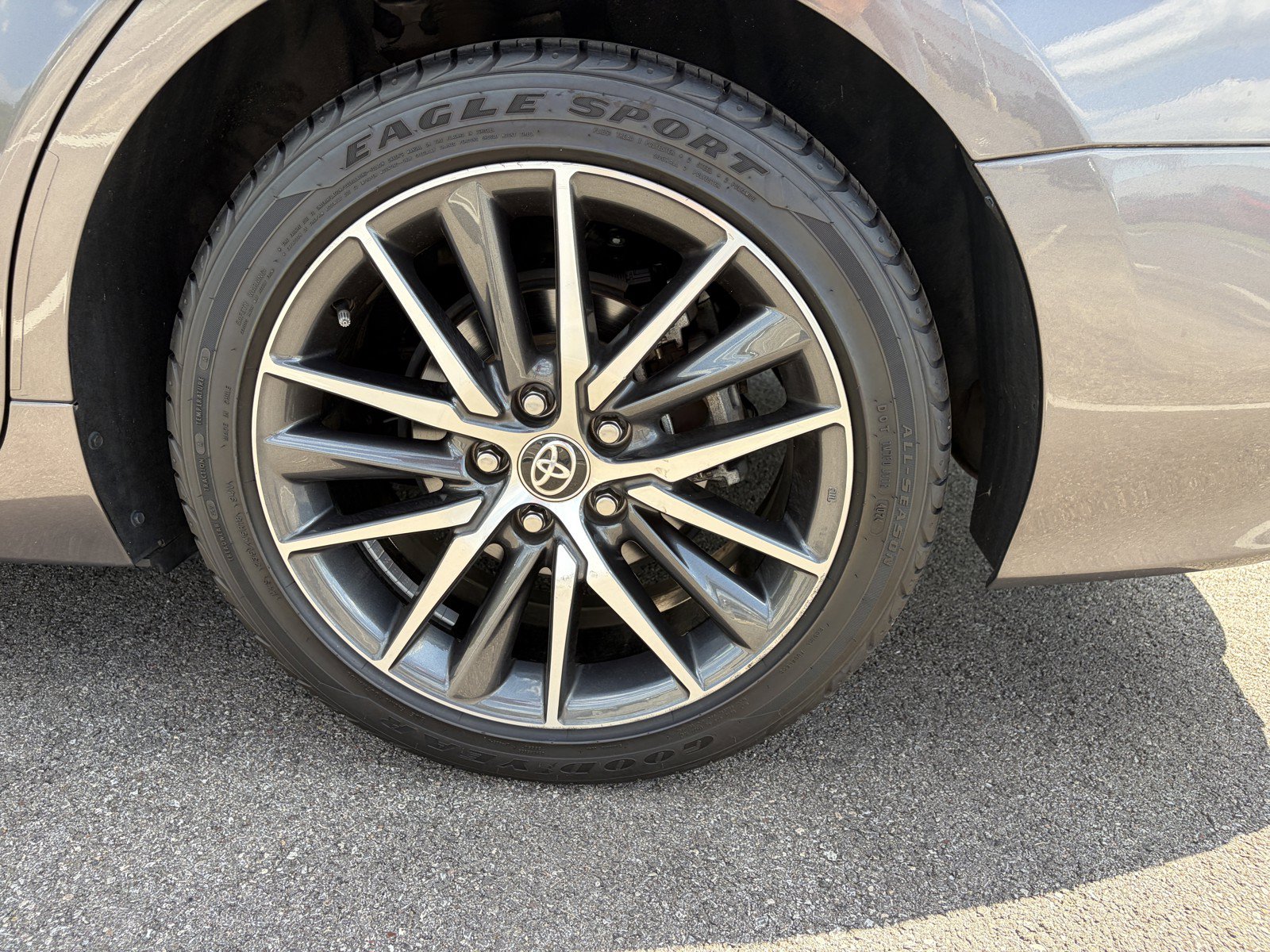 Used 2022 Toyota Camry XLE FWD image 35