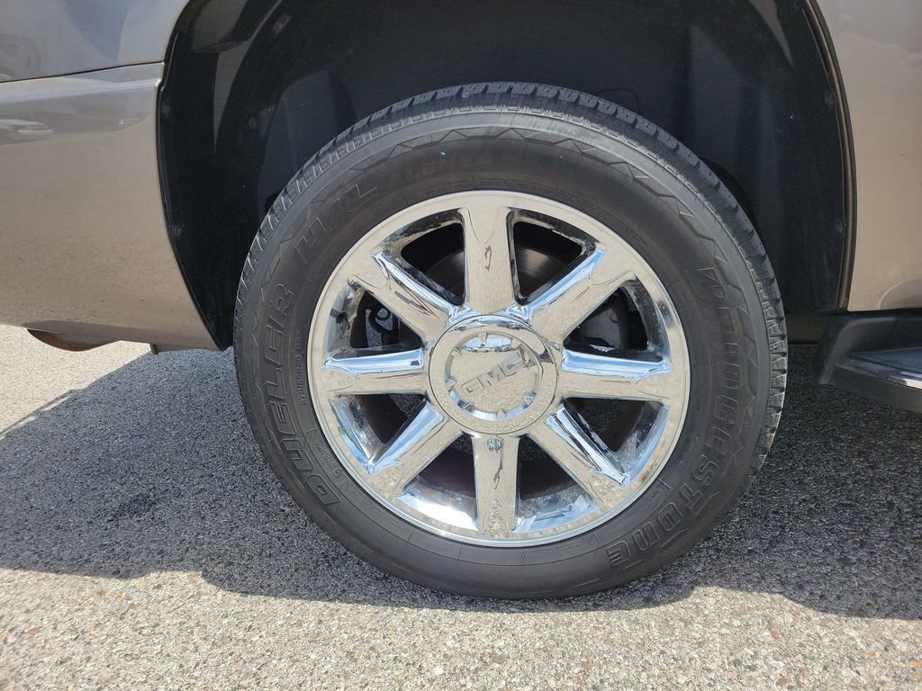 Used 2012 GMC Yukon Denali AWD/4WD image 5