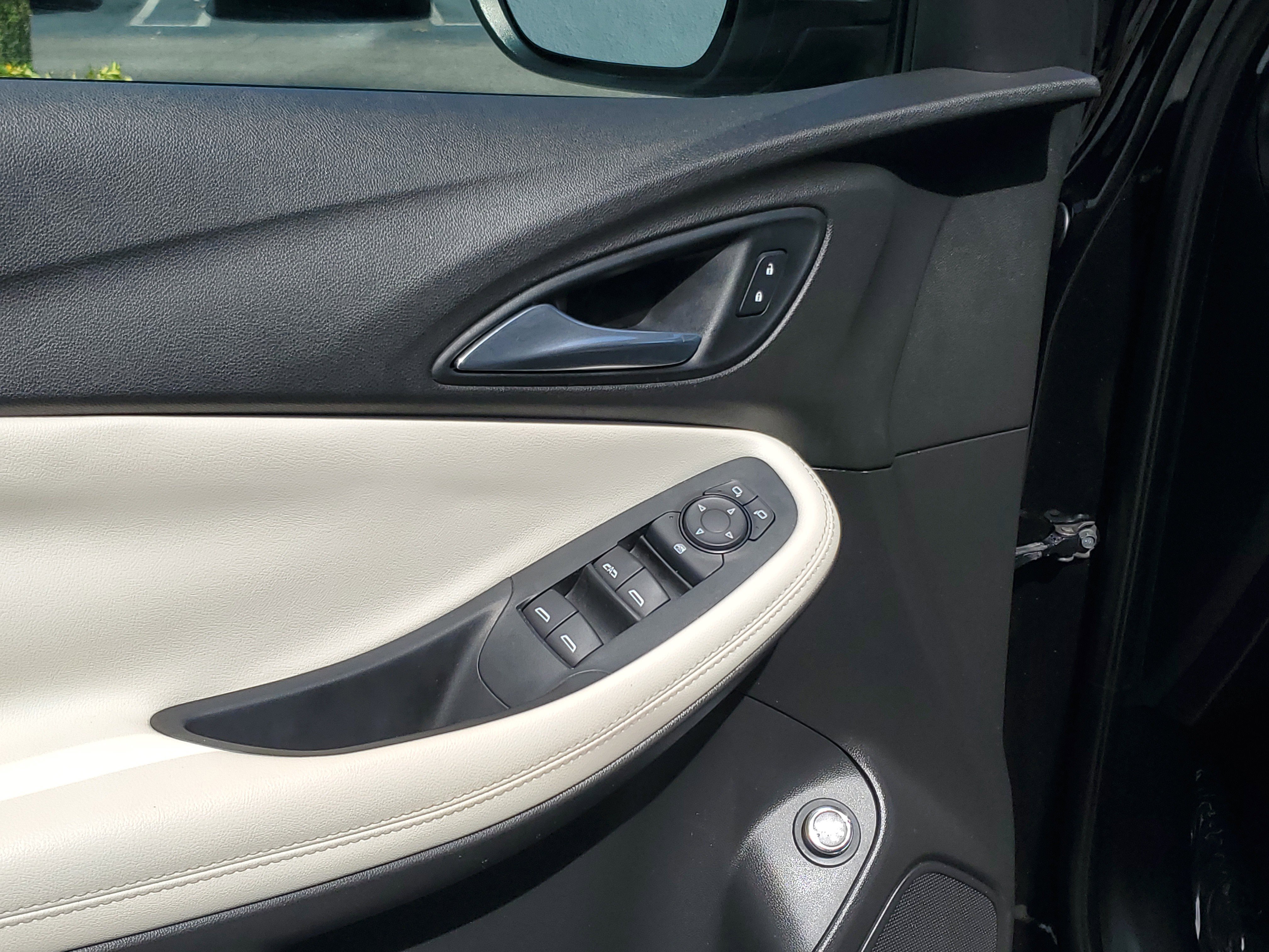 Used 2020 Buick Encore GX Select image 17