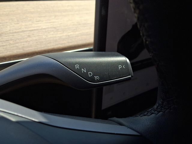 Used 2021 Tesla Model 3 Standard Range Plus image 16