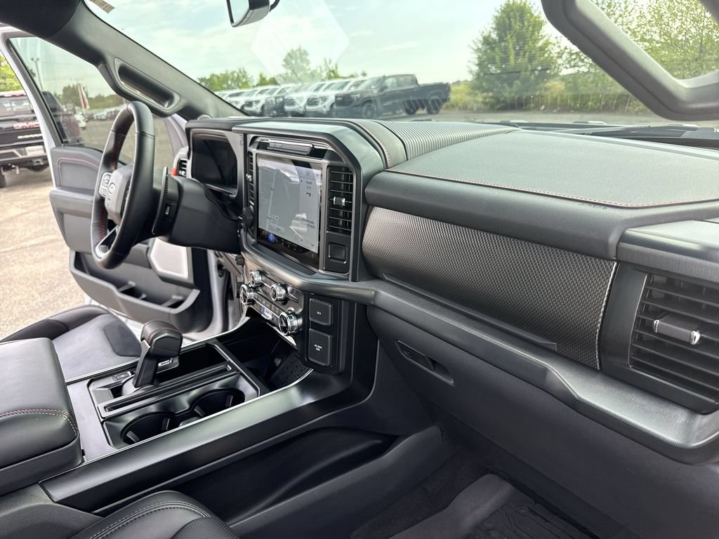 Used 2025 Ford F150 Raptor AWD/4WD image 36