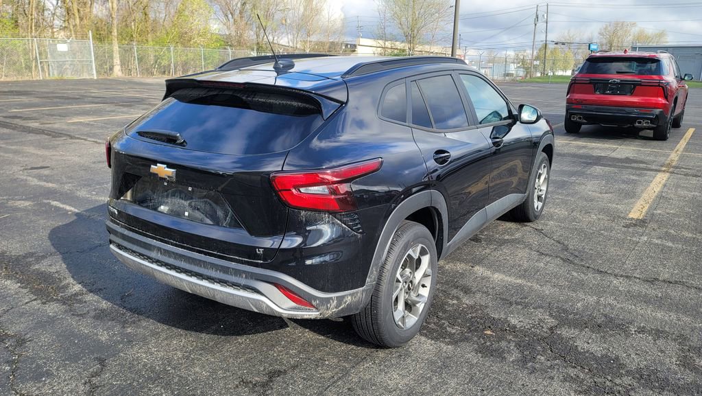 Used 2026 Chevrolet Trax LT image 6