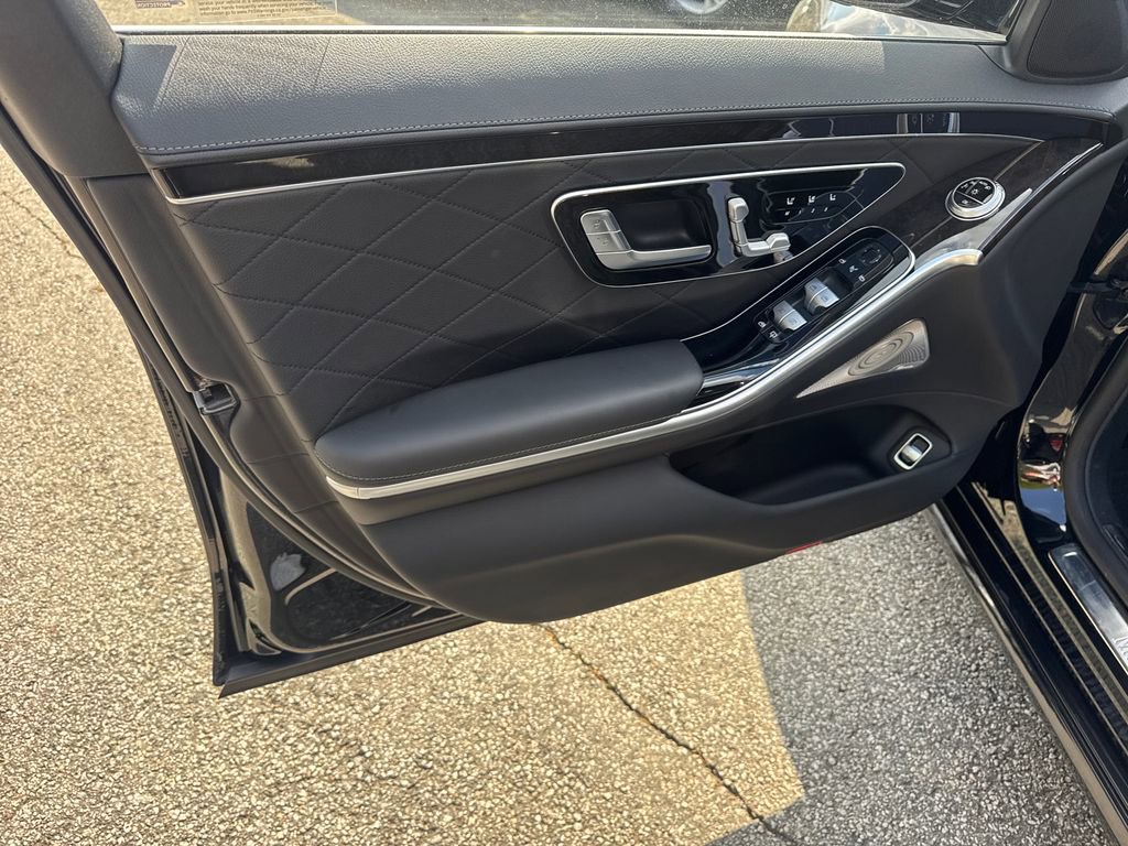 Used 2022 Mercedes-Benz S 500 4MATIC image 10