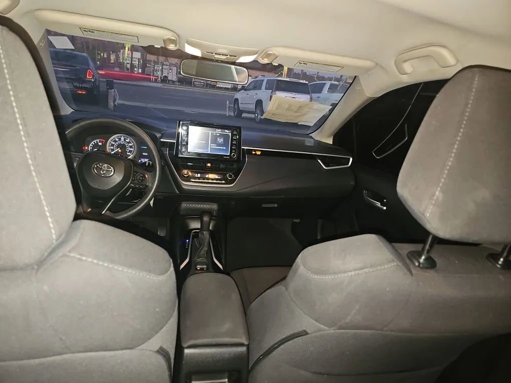 Used 2021 Toyota Corolla LE image 15