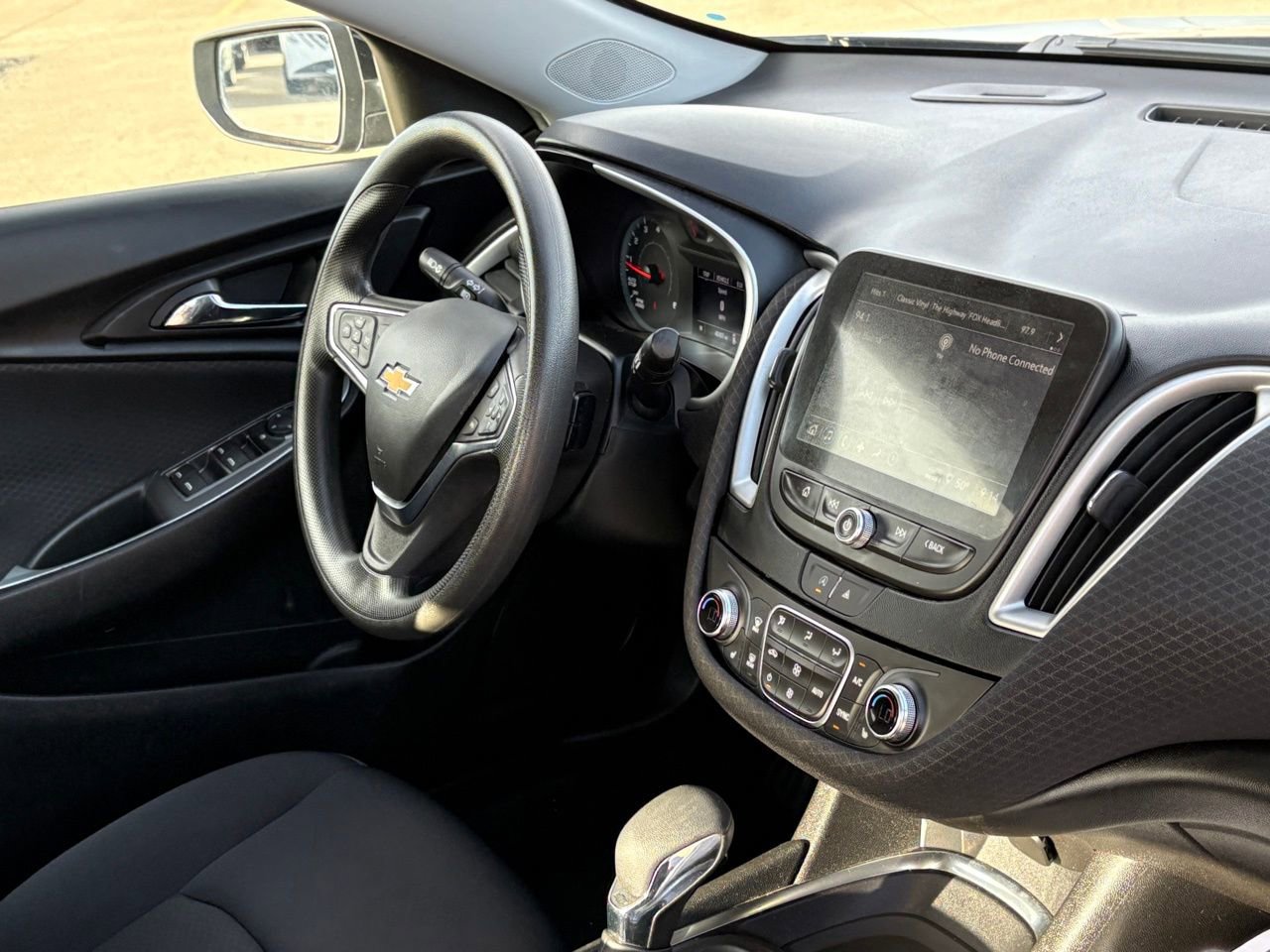 Used 2024 Chevrolet Malibu LT image 34