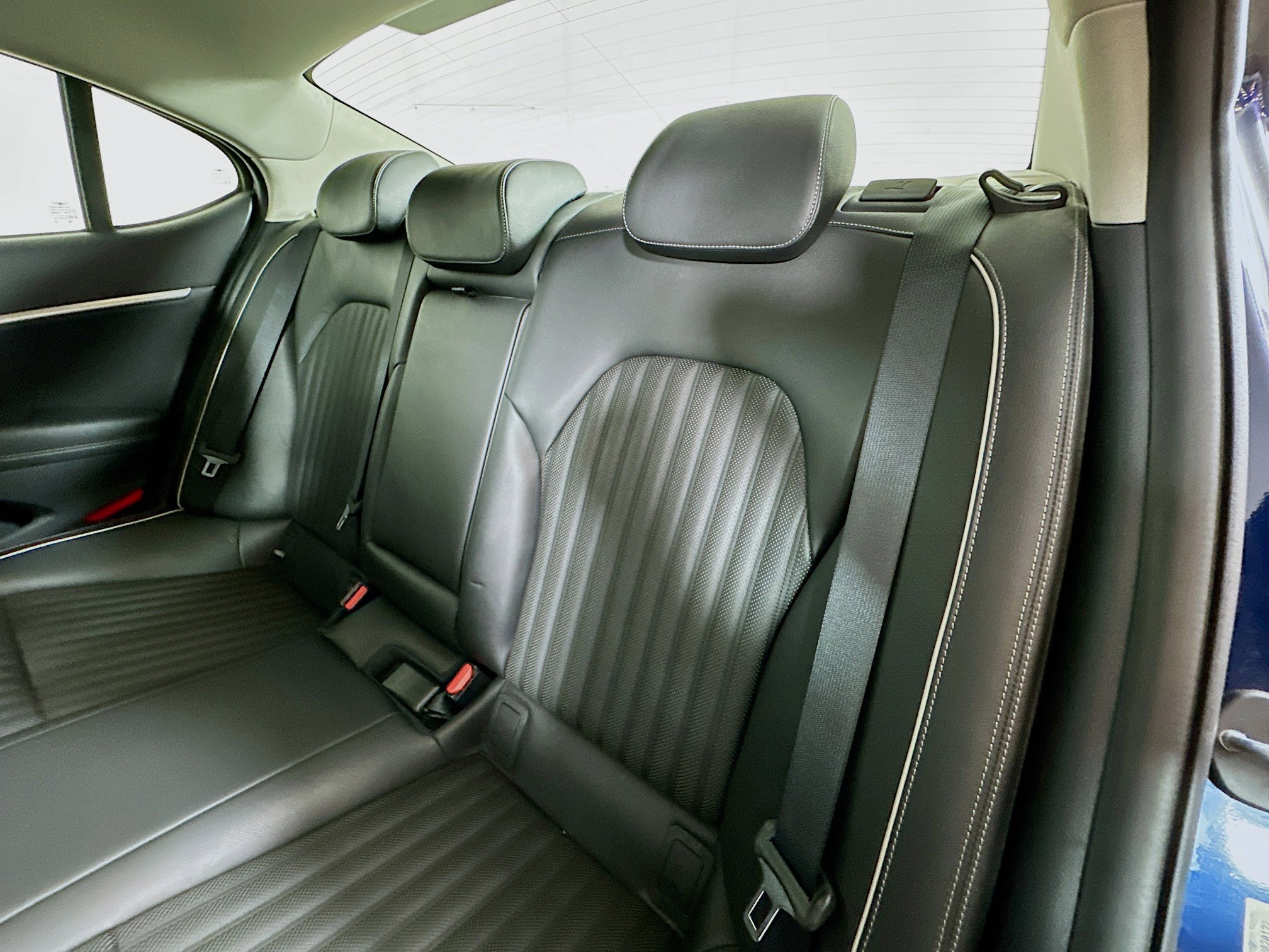 Used 2019 Genesis G70 2.0T Advanced w/ Elite Package image 25