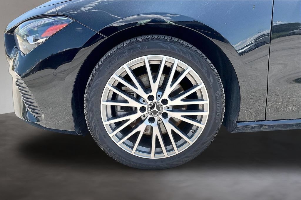 Used 2025 Mercedes-Benz CLA 250 4MATIC image 31