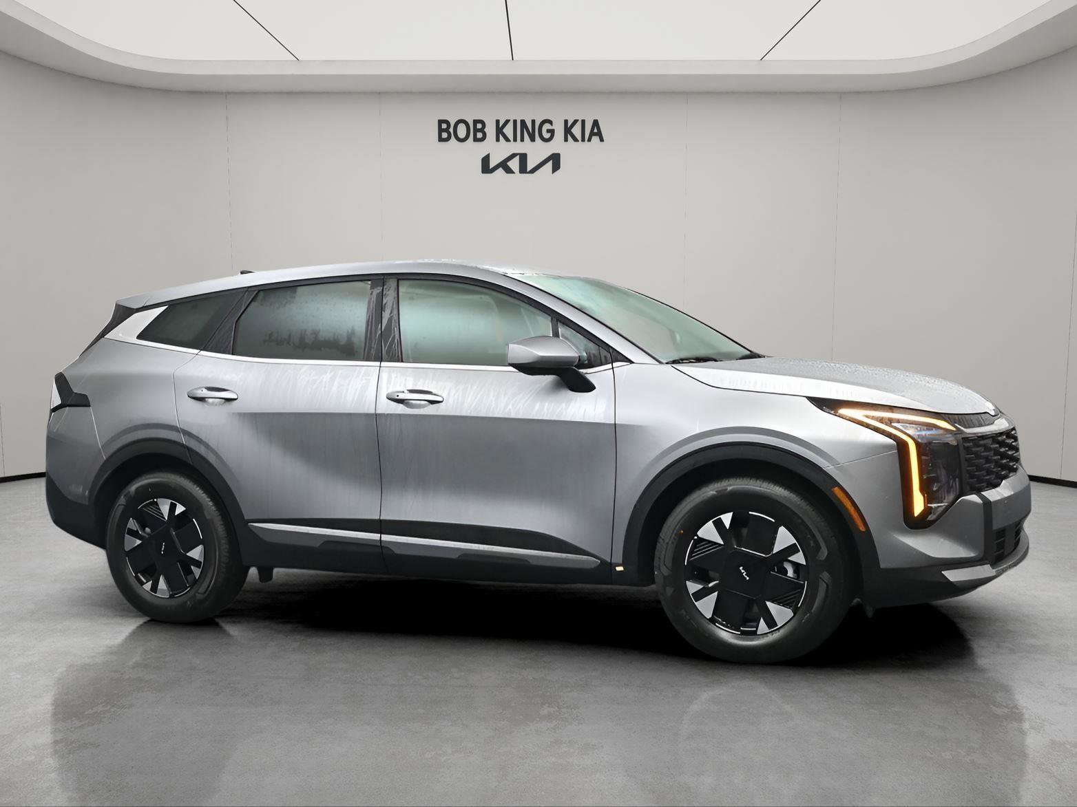 New 2026 Kia Sportage LX image 2