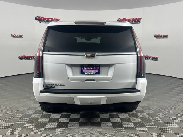 Used 2018 Cadillac Escalade Luxury AWD/4WD image 7
