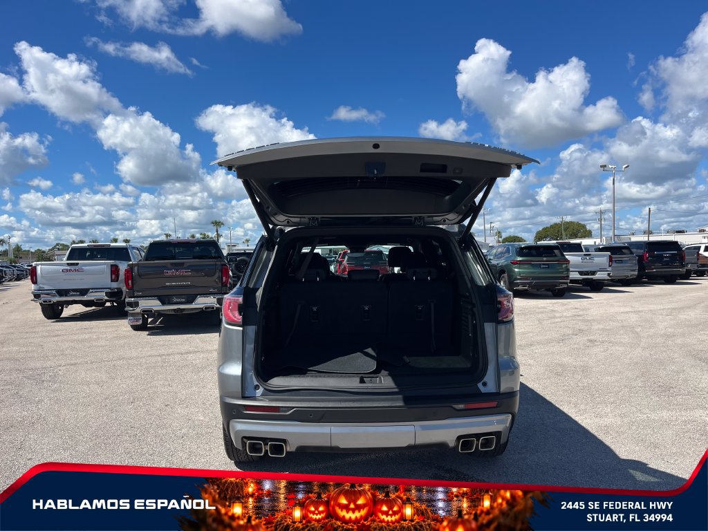 Used 2026 GMC Acadia Elevation w/ Elevation Premium Package FWD image 17