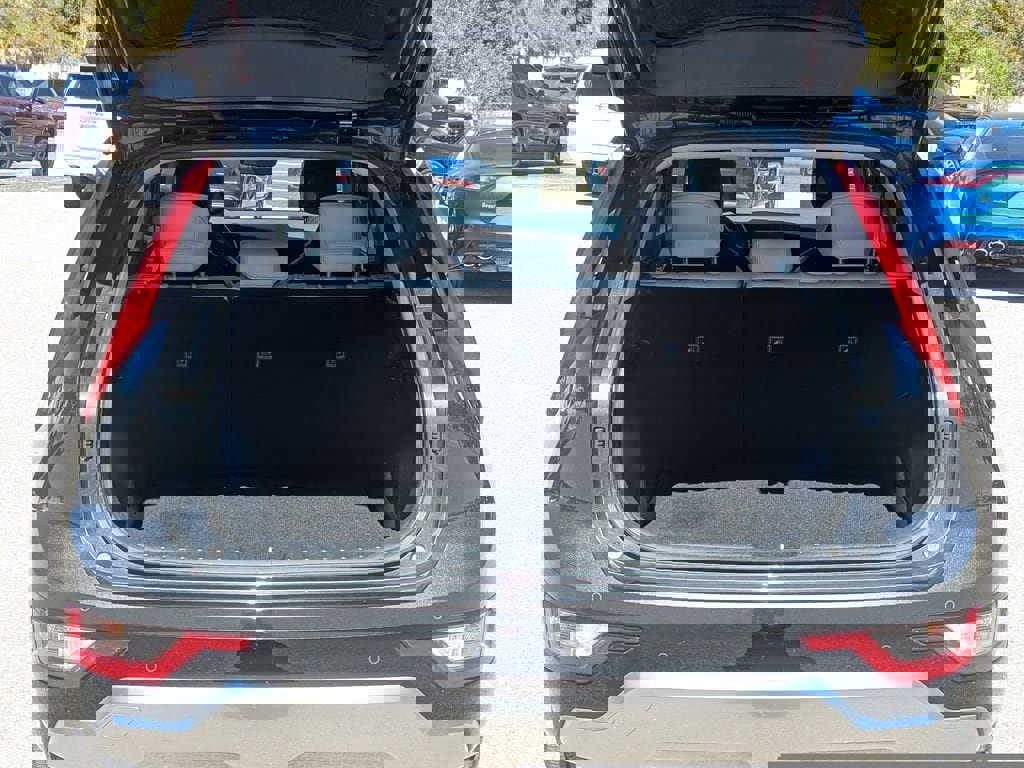 Used 2023 Kia Niro EX Touring image 8