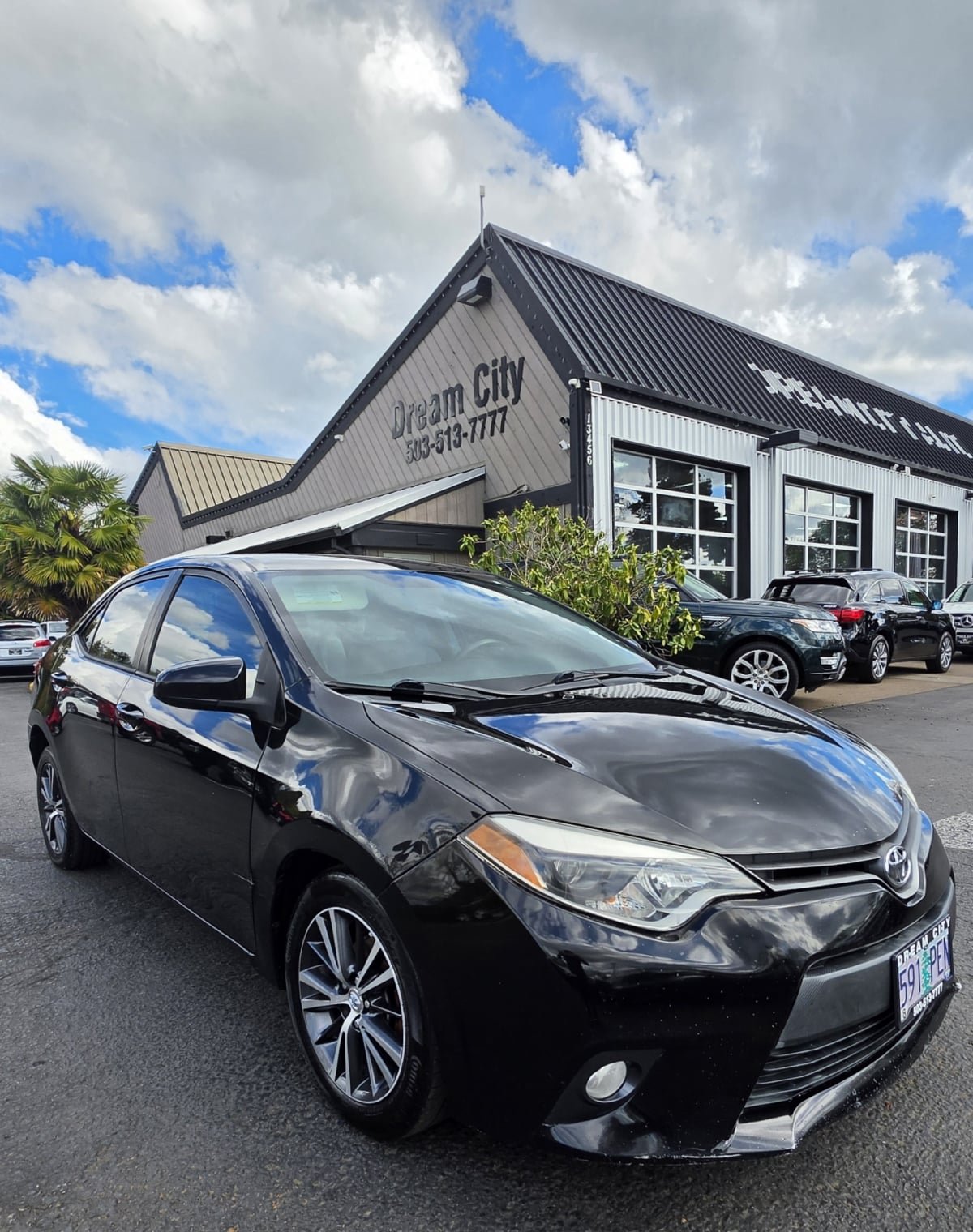 Used 2016 Toyota Corolla LE FWD image 2