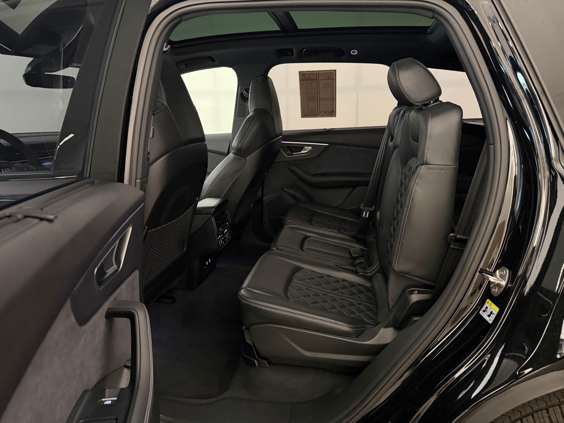 New 2026 Audi SQ7 Premium Plus AWD/4WD image 15