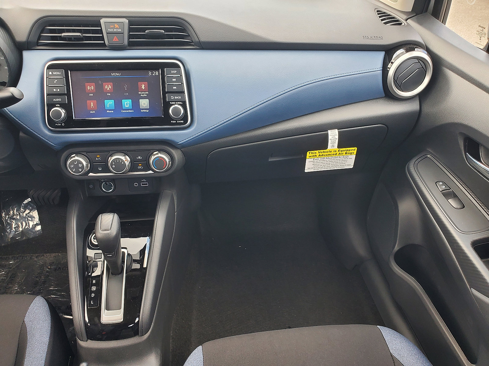 New 2025 Nissan Versa SV w/ Trunk Package FWD image 18