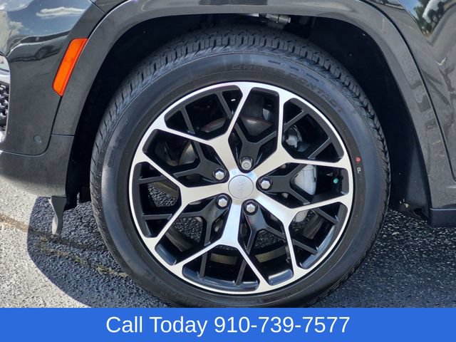 Used 2024 Jeep Grand Cherokee Summit AWD/4WD image 10