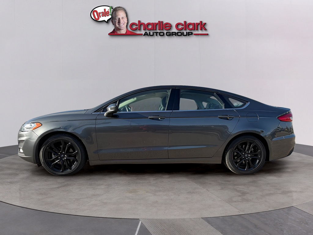 Used 2019 Ford Fusion SE w/ Equipment Group 151A FWD image 3