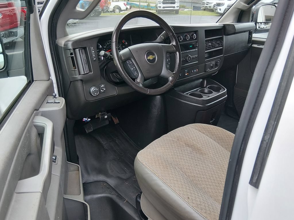 Used 2022 Chevrolet Express 2500 w/ Driver Convenience Package RWD image 10