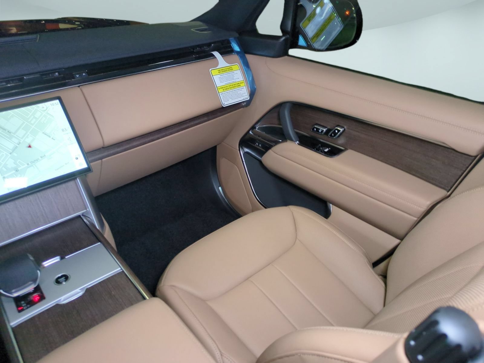 New 2026 Land Rover Range Rover Long Wheelbase SE AWD/4WD image 28