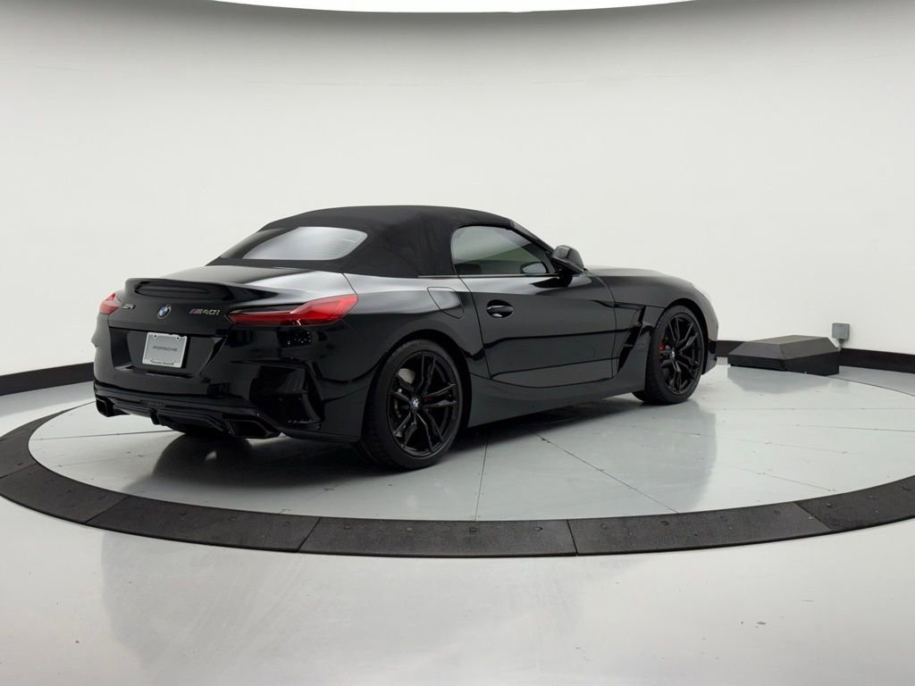 Used 2022 BMW Z4 M40i w/ Premium Package image 9
