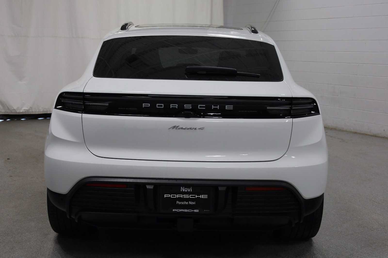 New 2026 Porsche Macan 4 Electric AWD/4WD image 8