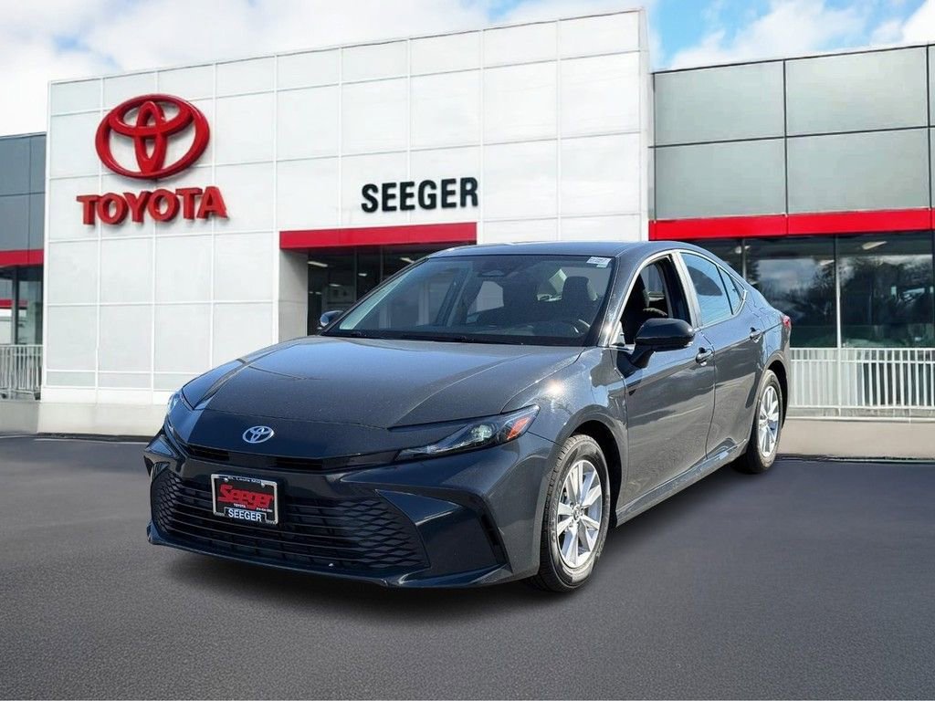 Used 2025 Toyota Camry LE image 9
