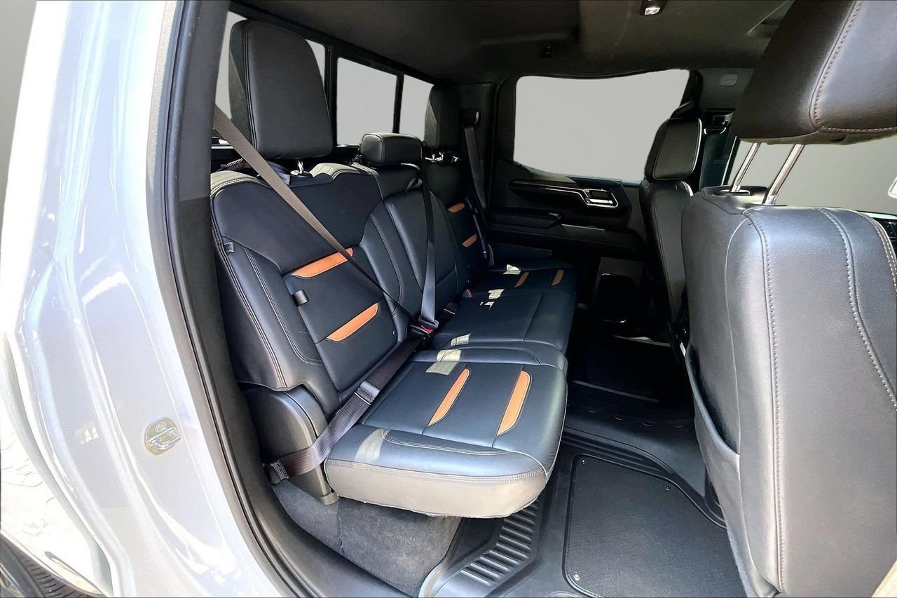 Used 2023 GMC Sierra 1500 AT4 w/ Technology Package AWD/4WD image 24