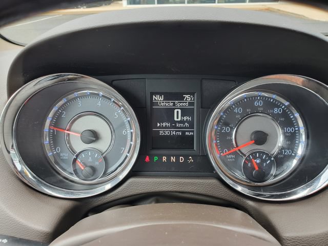 Used 2015 Chrysler Town & Country Limited Platinum FWD image 27