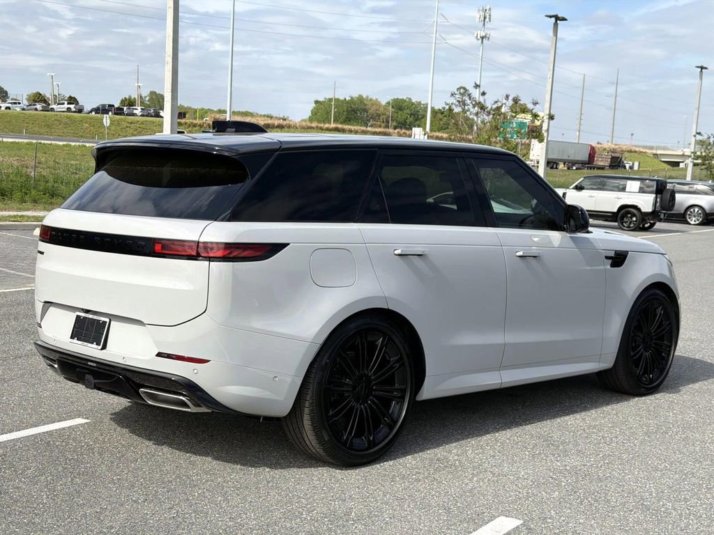 New 2026 Land Rover Range Rover Sport Dynamic SE image 5