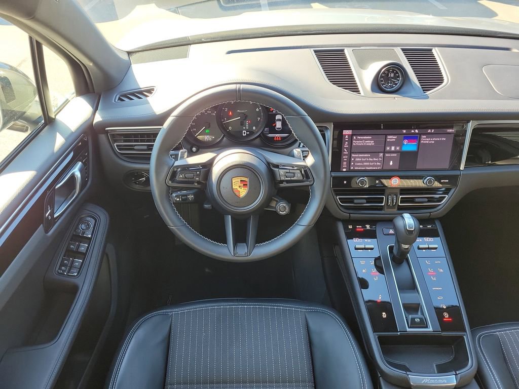 Certified 2025 Porsche Macan Turbo image 21
