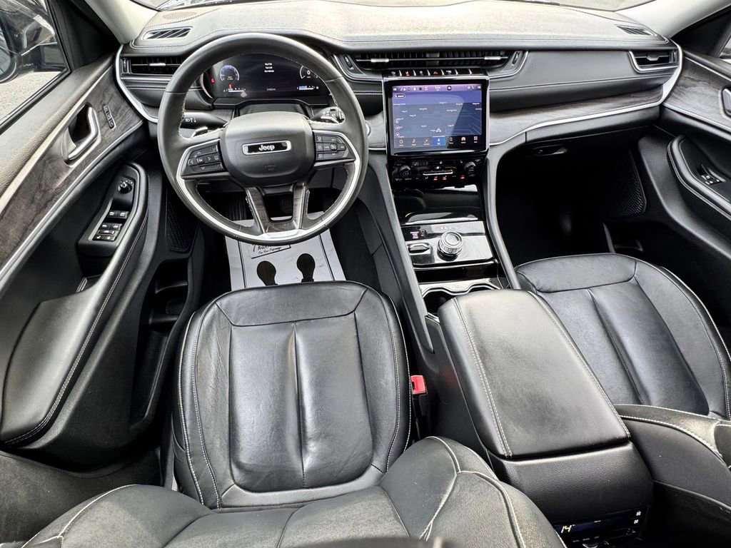 Used 2023 Jeep Grand Cherokee L Limited image 19