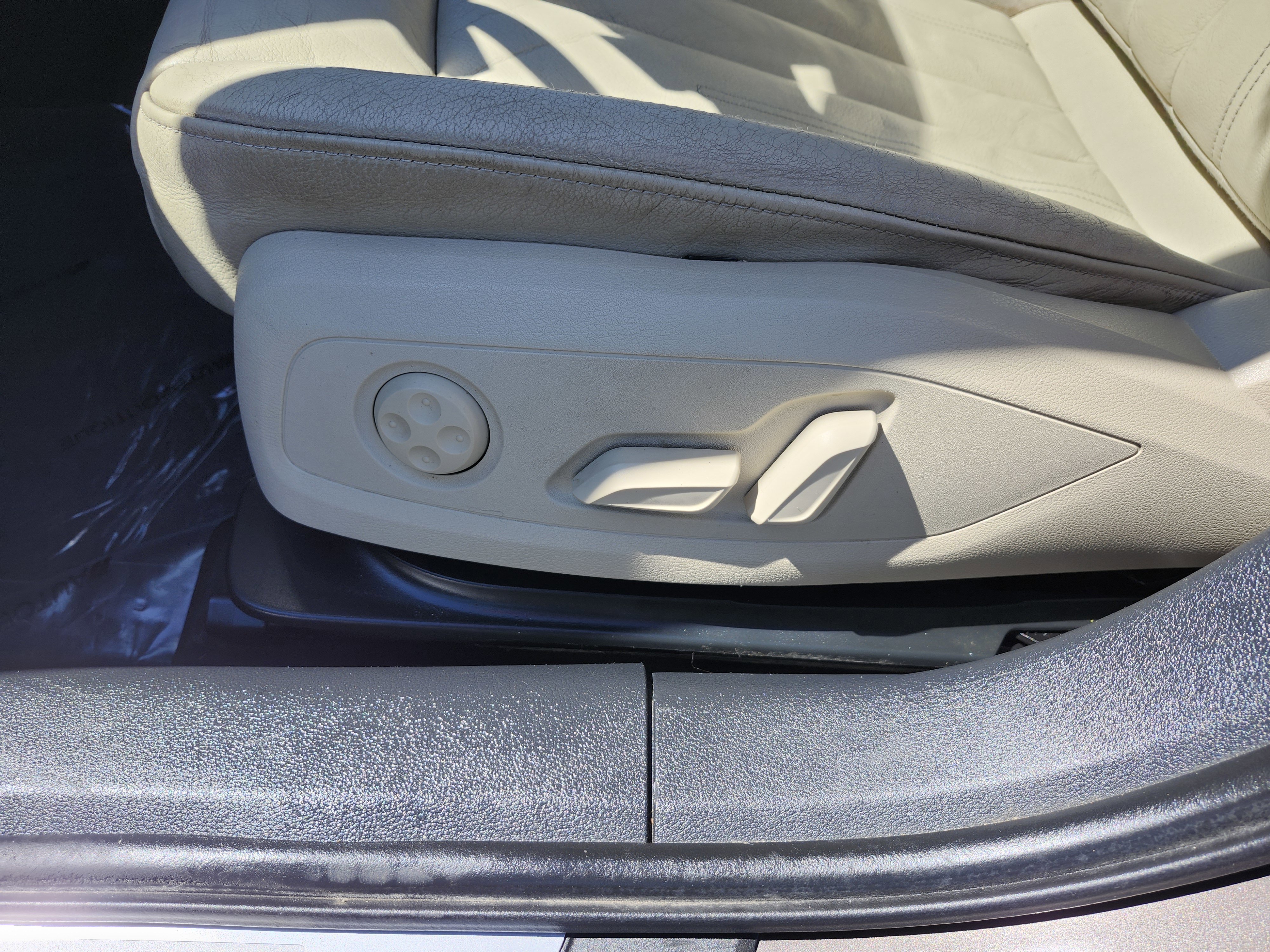 Used 2017 Audi A4 2.0T Premium w/ Audi MMI Navigation Plus image 28