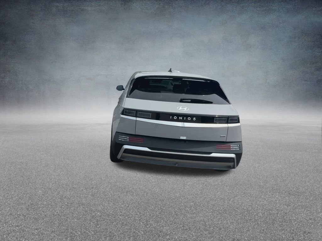 New 2025 Hyundai Ioniq 5 SE image 18