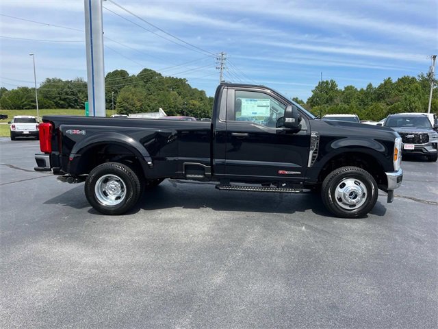 New 2026 Ford F350 XLT image 2