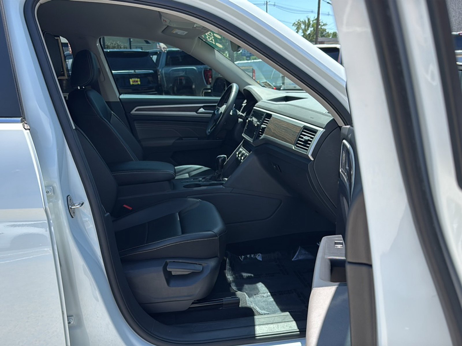 Used 2021 Volkswagen Atlas SE FWD image 14