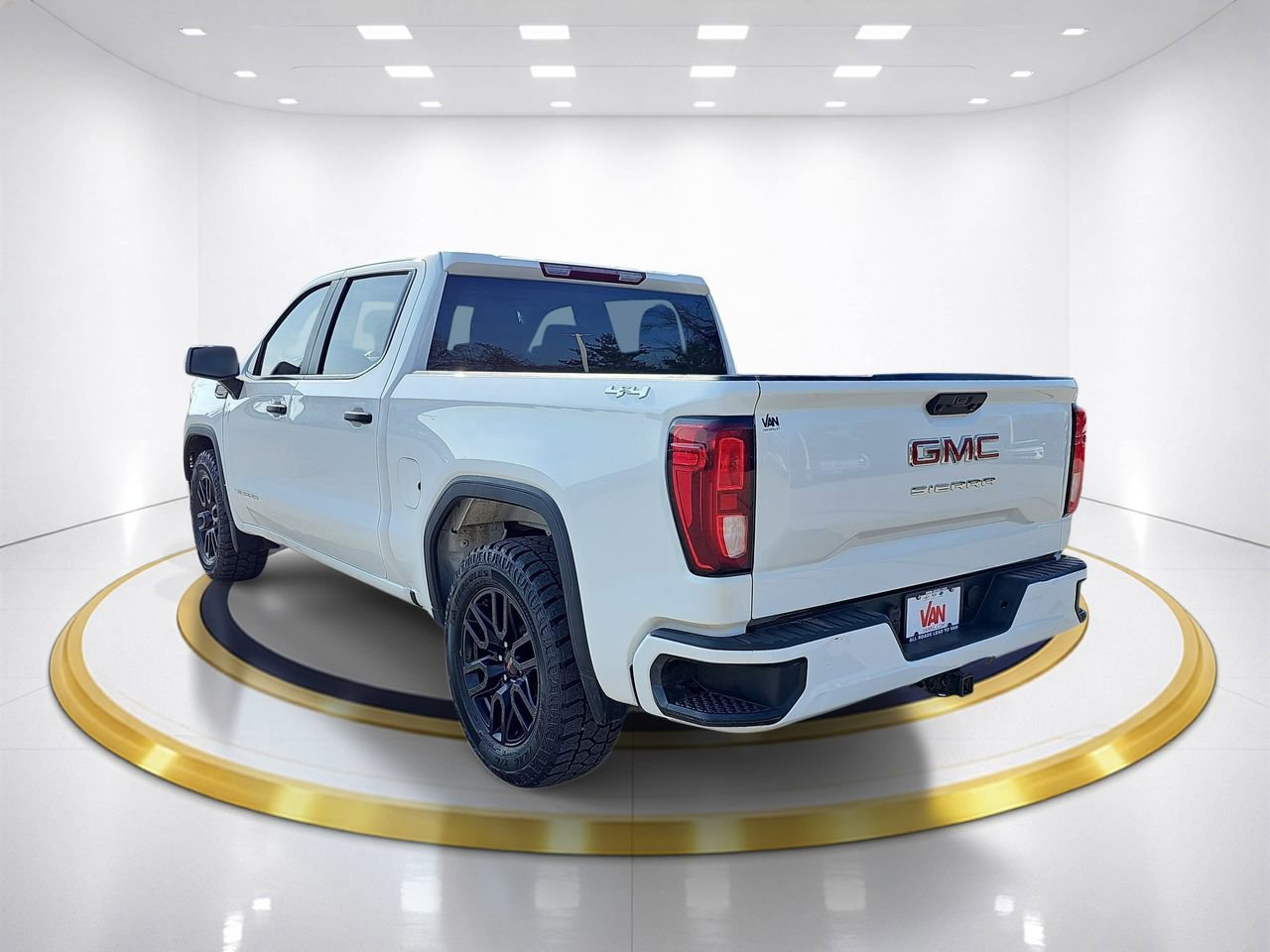 Used 2024 GMC Sierra 1500 Pro w/ Graphite Edition image 9