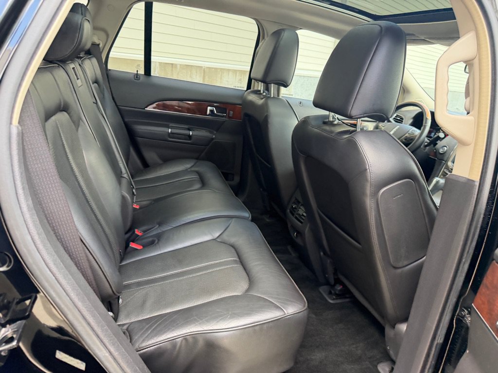 Used 2012 Lincoln MKX FWD image 23