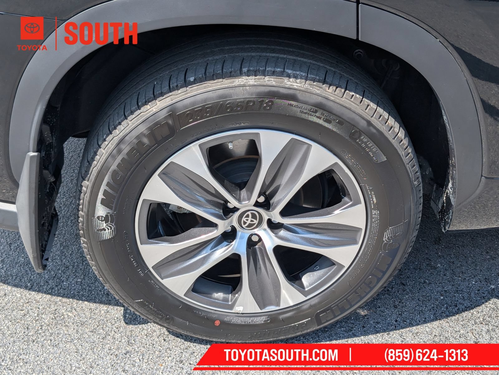 Used 2025 Toyota Highlander XLE AWD/4WD image 30