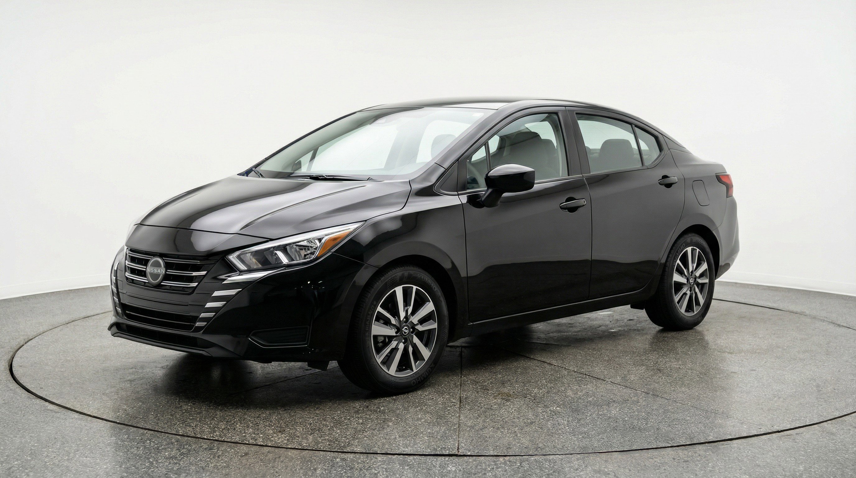 Used 2025 Nissan Versa SV FWD image 3