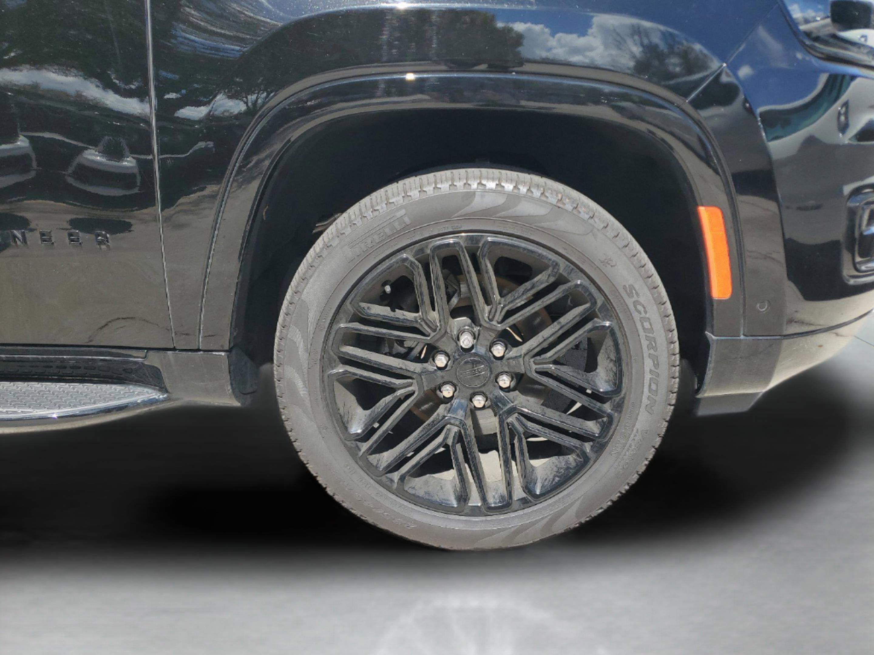 Used 2024 Jeep Wagoneer Series II image 30