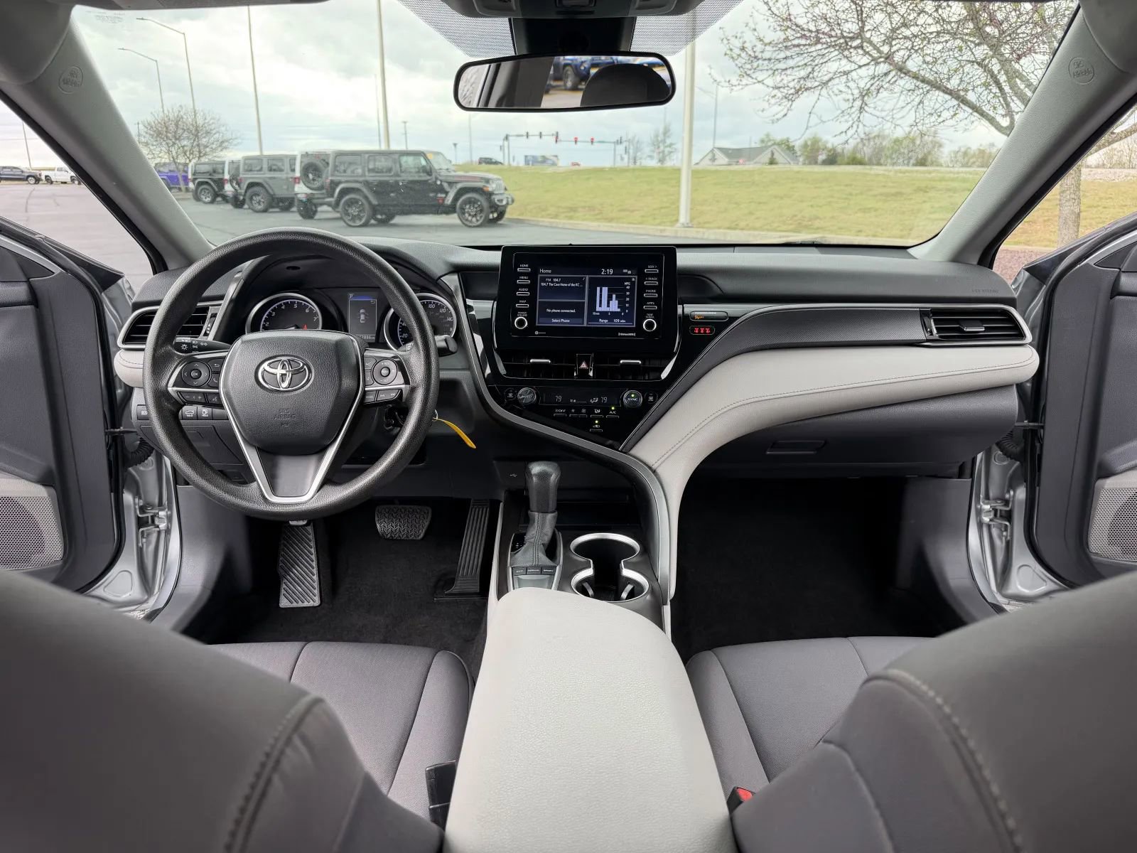 Used 2023 Toyota Camry LE image 28