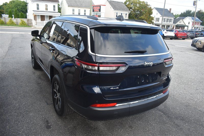 Used 2023 Jeep Grand Cherokee L Limited w/ Trailer Tow Group (B) AWD/4WD image 6