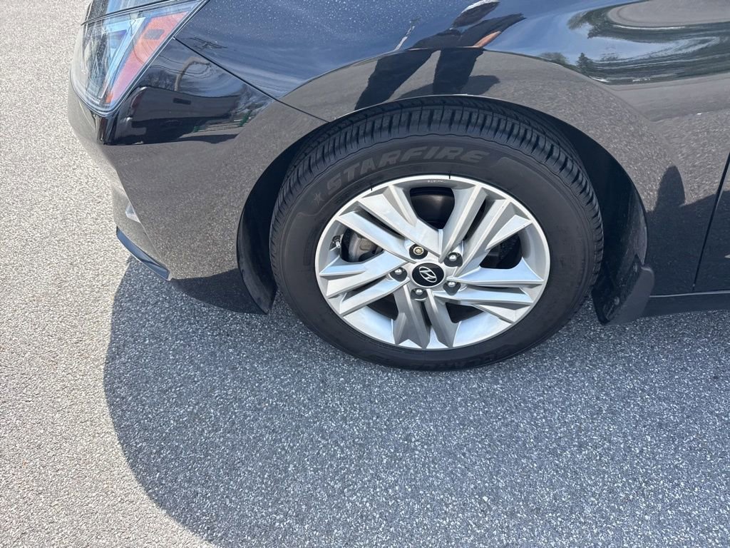 Used 2020 Hyundai Elantra Value Edition w/ Winter Weather Package FWD image 10
